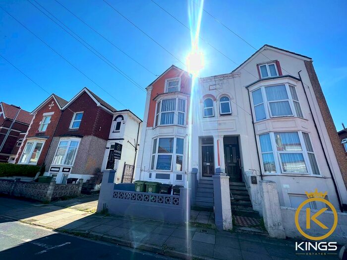 1 Bedroom Flat To Rent In Queens Road, Portsmouth, PO2