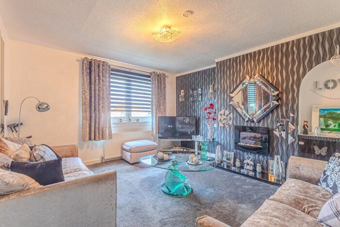 3 Bedroom End Of Terrace House For Sale In Glenburn Avenue, Moodiesburn, G69