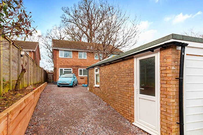 3 Bedroom Semi-Detached House For Sale In London Road, Uckfield, TN22