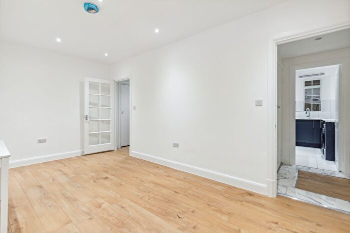 1 Bedroom Flat To Rent In Quebec Court, Seymour Street, W1H