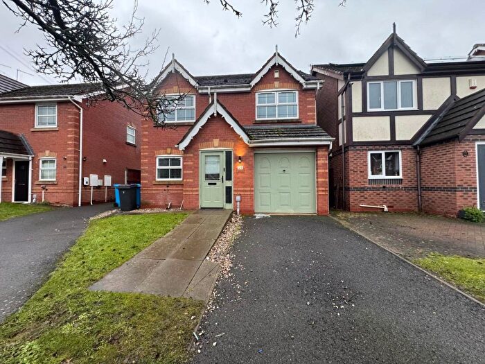 3 Bedroom Semi Detached House To Rent In Penkside Walk, Wolverhampton, WV9