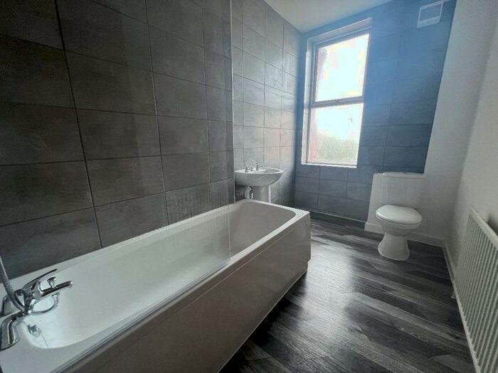 1 Bedroom Apartment To Rent In South Road, Liverpool, L22