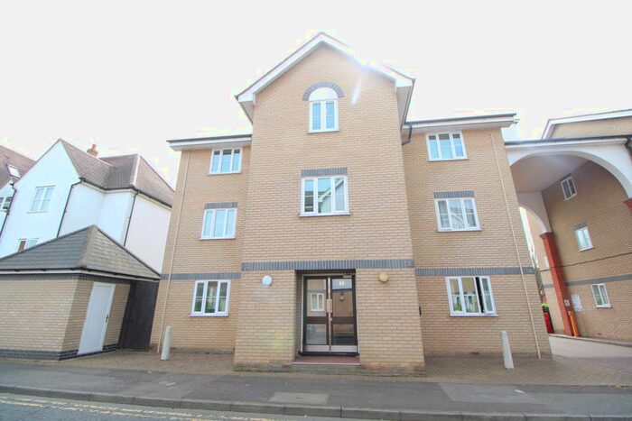 2 Bedroom Flat To Rent In Victoria Chase, Colchester, CO1