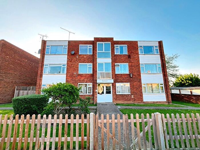 2 Bedroom Flat To Rent In Richard Court, Alston Road, High Barnet, Barnet, Hertfordshire, EN5