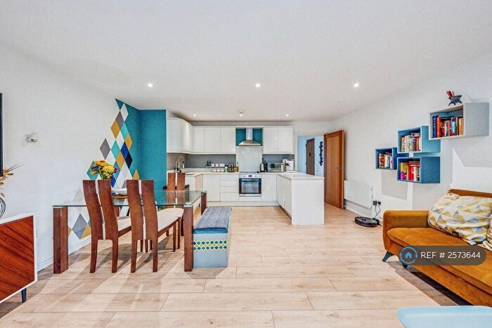 2 Bedroom Flat To Rent In Welling, London, DA16