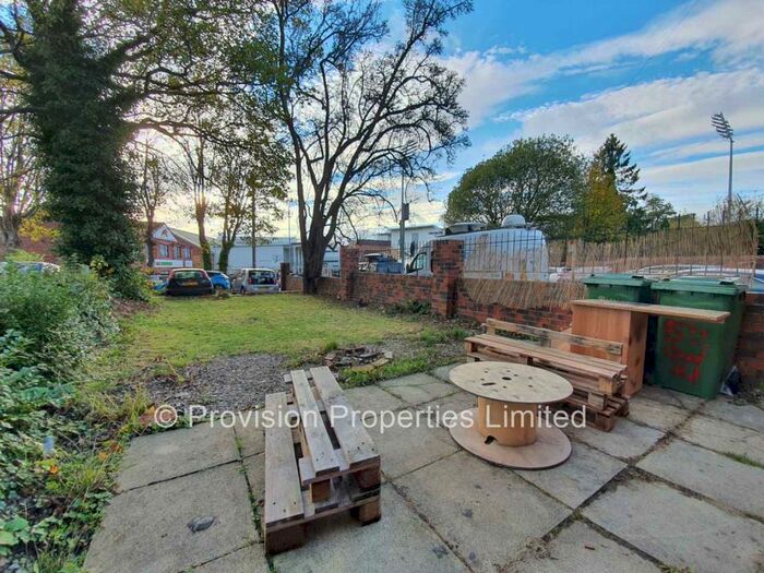 6 Bedroom Terraced House To Rent In Cardigan Road, Headingley, Leeds, LS6