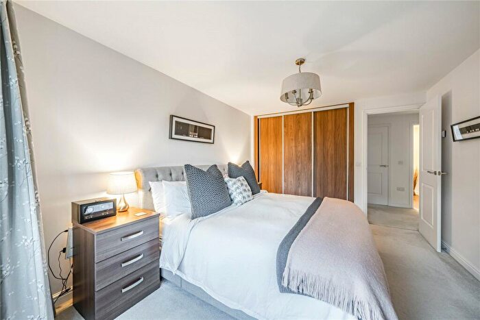 4 Bedroom Detached House For Sale In Pythouse Close, Badbury Park, Swindon, SN3