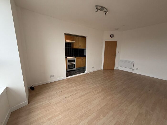 2 Bedroom Flat To Rent In /R, Pitfour Street, Dundee, DD2
