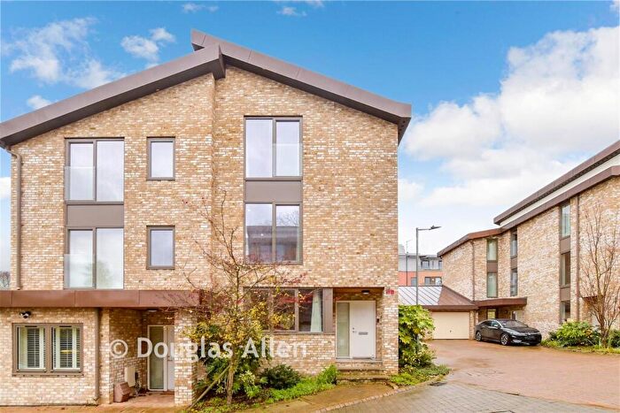 4 Bedroom Semi Detached House For Sale In Clermont Place, Romford, Essex, RM1