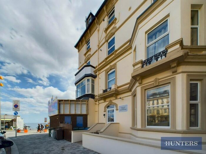 2 Bedroom Flat To Rent In The Crescent, Bridlington, YO15