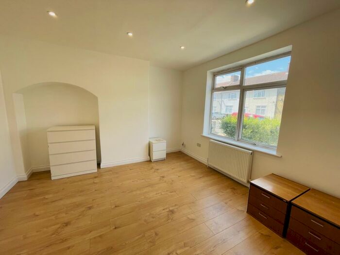 2 Bedroom Terraced House To Rent In Windsor Road, Dagenham, RM8
