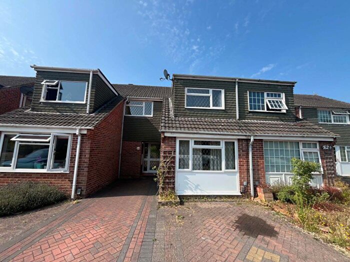 3 Bedroom Terraced House To Rent In Sagecroft Road, Thatcham, RG18