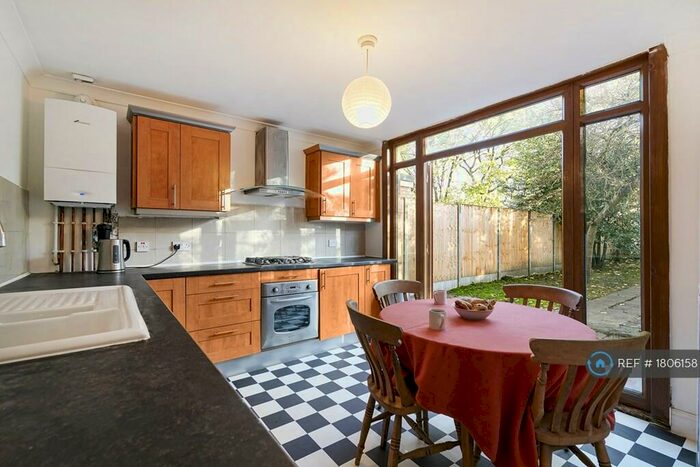 5 Bedroom Terraced House To Rent In Gurney Road, London, E15