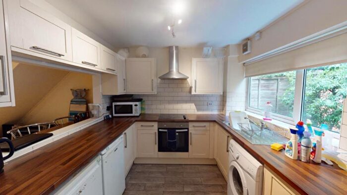 4 Bedroom Semi-Detached House To Rent In Weston Avenue, The Arboretum, Nottingham, NG7