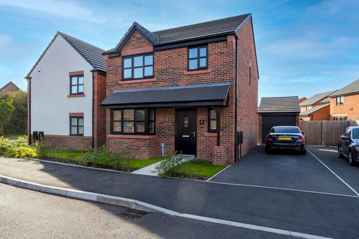 3 Bedroom Detached House To Rent In Westleigh Close, Westhoughton, Bolton, BL5