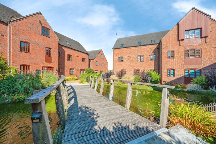 2 Bedroom Flat For Sale In Arden Mews, Kingsbury, Tamworth, Warwickshire, B78