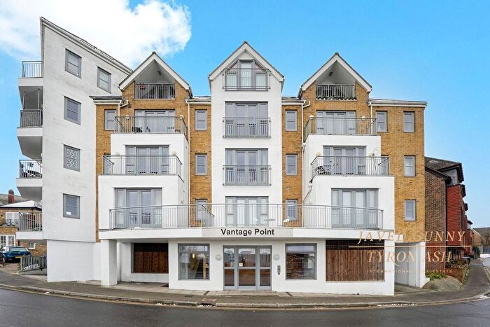 1 Bedroom Flat For Sale In Victors Way, Barnet, EN5
