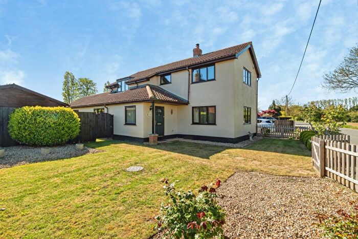 3 Bedroom Detached House For Sale In The Street, Weybread, Diss, IP21