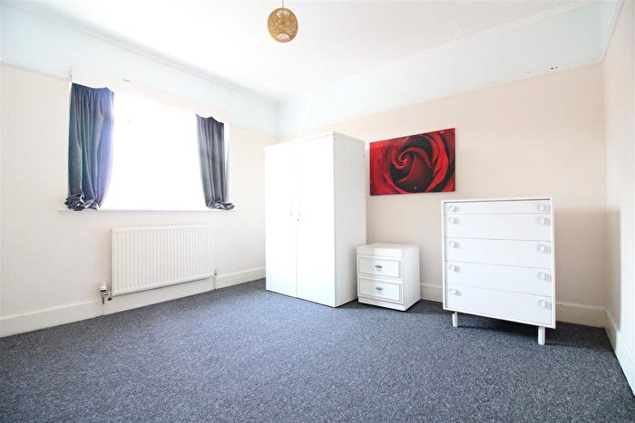 3 Bedroom Property To Rent In Meadow Road, Feltham, TW13