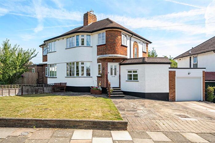3 Bedroom Semi Detached House For Sale In Hawthorn Close, Petts Wood East, BR5