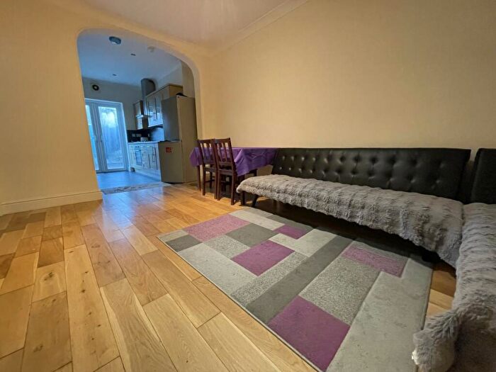2 Bedroom Flat To Rent In Nibthwaite Road, Harrow, HA1