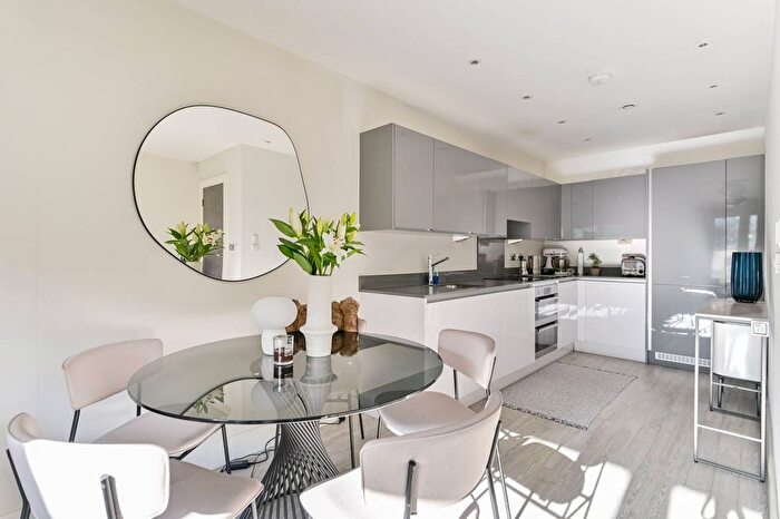 1 Bedroom Flat To Rent In Lion Wharf Road, Old Isleworth, Isleworth, TW7