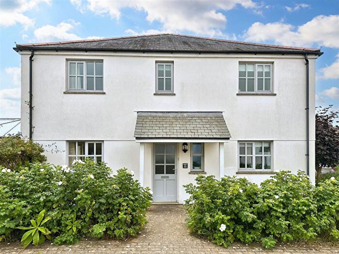 3 Bedroom Semi-Detached House For Sale In Spacious Three Bedroom Home, Manaccan, TR12