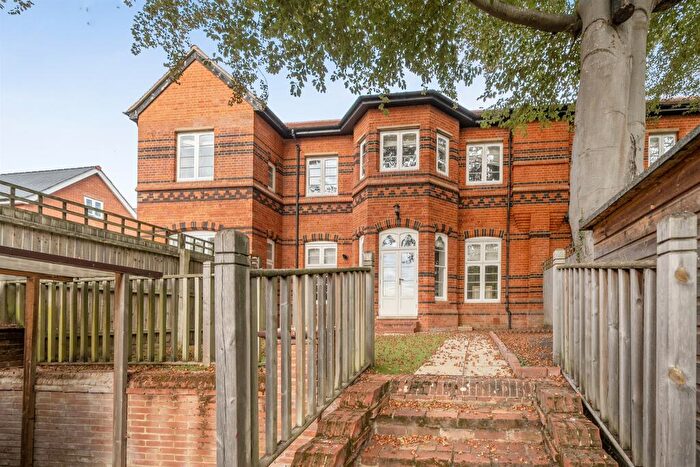3 Bedroom End Of Terrace House For Sale In The Courtyard, Maidenhead, SL6