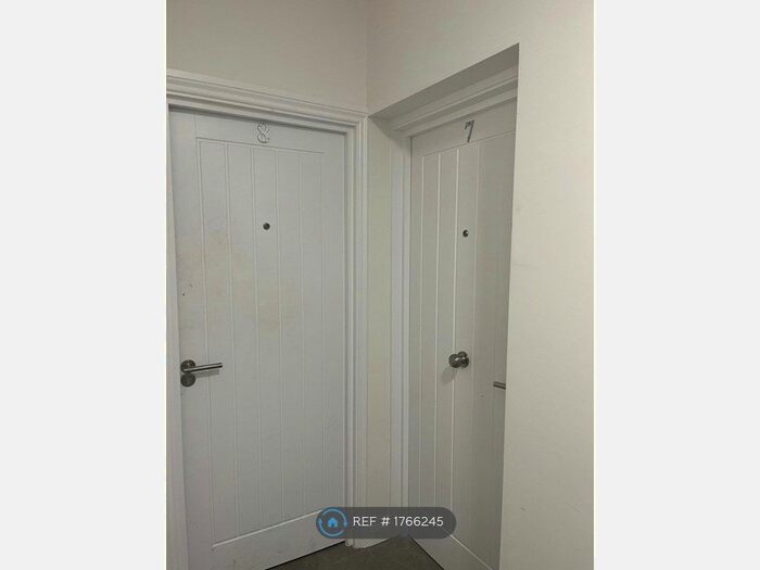 2 Bedroom Flat To Rent In Canberra Road, London, W13