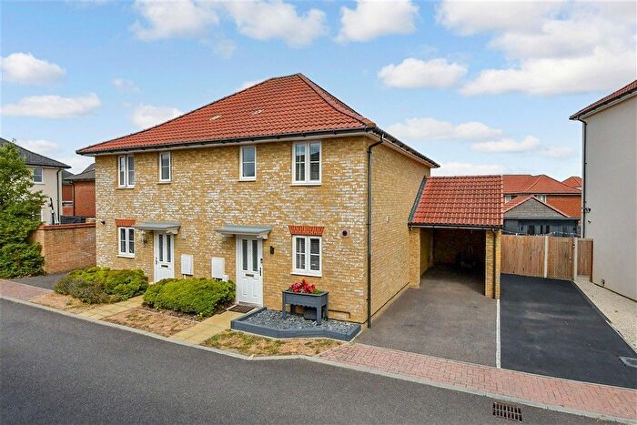 3 Bedroom Semi Detached House For Sale In Lamplight Gardens, Aylesham, Canterbury, Kent, CT3