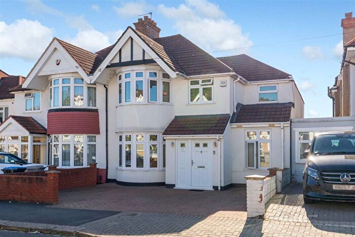 5 Bedroom Semi-Detached House For Sale In Valley Drive, London, NW9