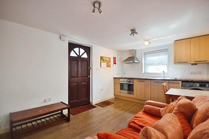 1 Bedroom Flat To Rent In Goldsmid Road, Town Centre, RG1