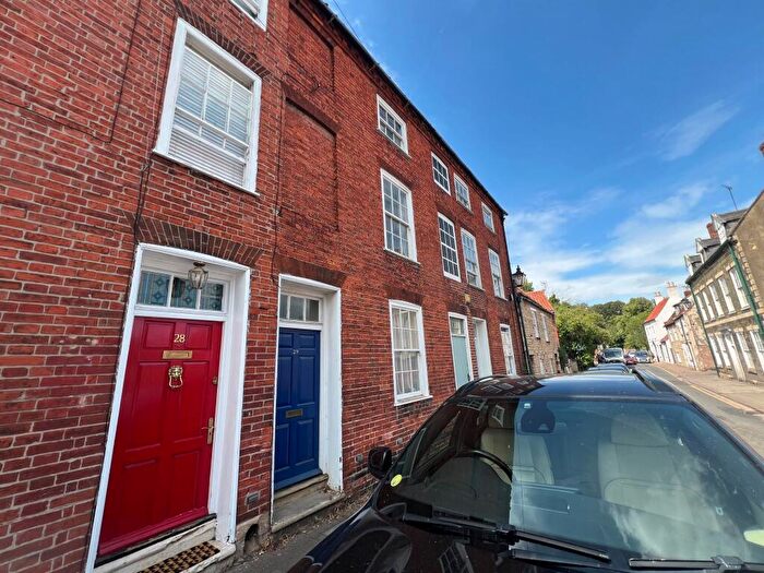 2 Bedroom Terraced House To Rent In Castlegate, Grantham, NG31