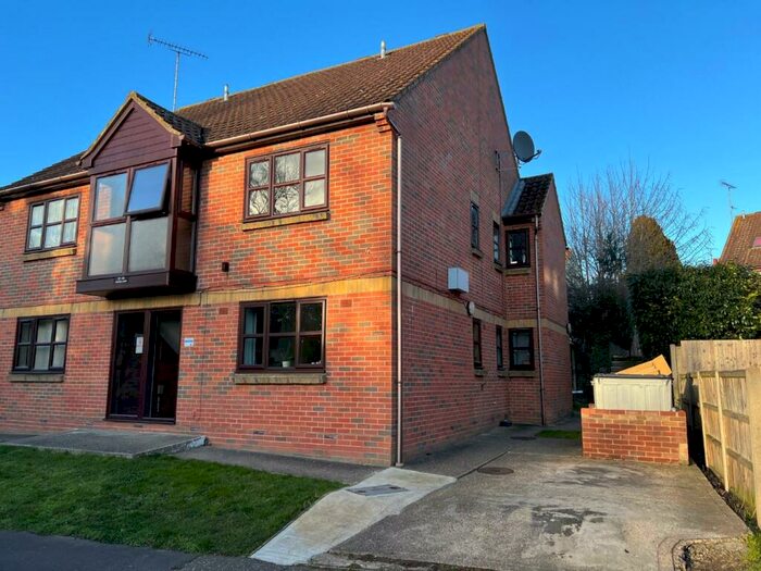 2 Bedroom Apartment To Rent In Parsons Court, Halstead, CO9