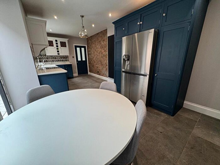 1 Bedroom Flat To Rent In Queens Avenue, Tunstall, ST6