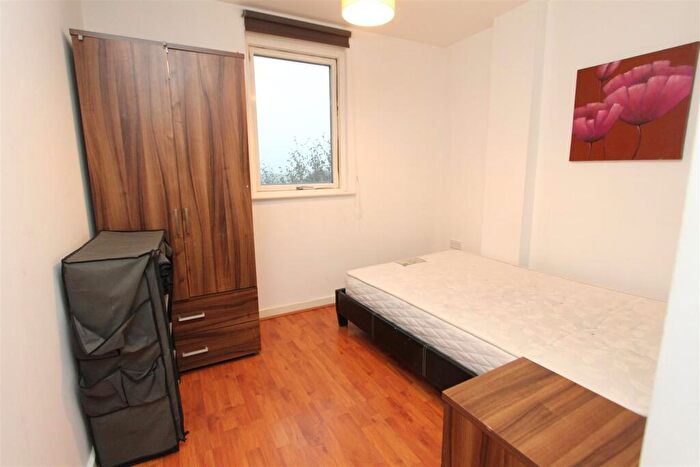 2 Bedroom Flat To Rent In Aspect, Elmwood Lane, LS2