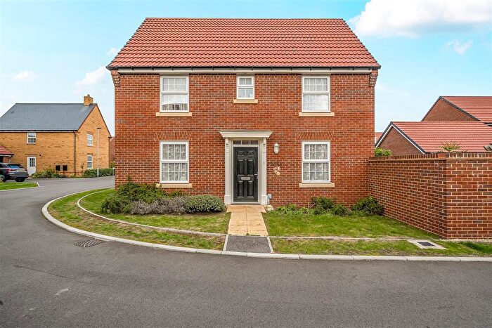 3 Bedroom Detached House For Sale In Withers Ground, Devizes, SN10