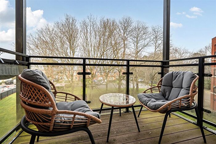 2 Bedroom Flat For Sale In Edrich Grange, Crowthorne, Berkshire, RG45