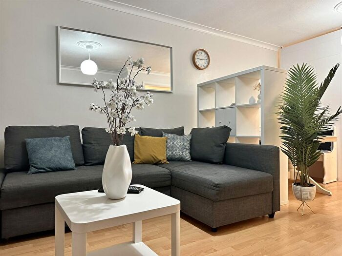 2 Bedroom Flat To Rent In Elliott Close, Wembley, HA9