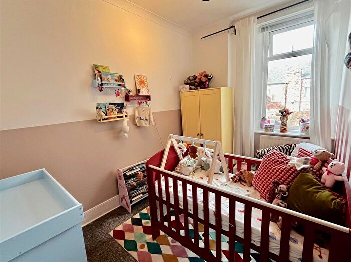 2 Bedroom Flat For Sale In Fern Dene Road, Bensham, Gateshead, NE8