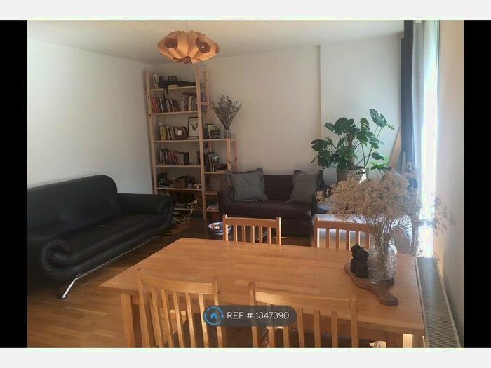 2 Bedroom Flat To Rent In Dunmore Point, London, E2
