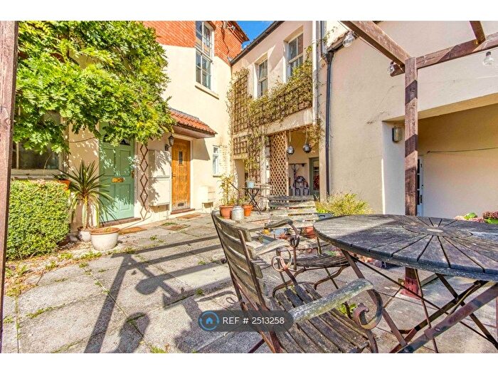 2 Bedroom Terraced House To Rent In St Mary's Court, Bridgwater, TA6