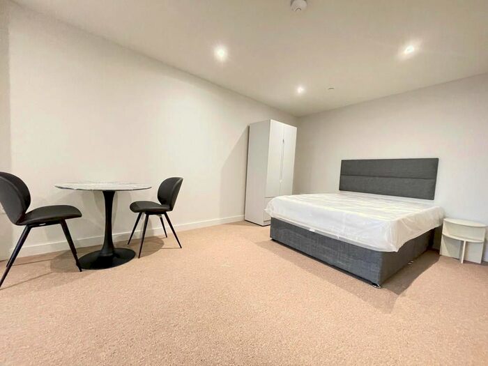 Studio To Rent In Middlesex Street, London, E1