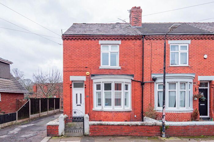 2 Bedroom End Of Terrace House To Rent In Bents Avenue, Flixton, Manchester, M41