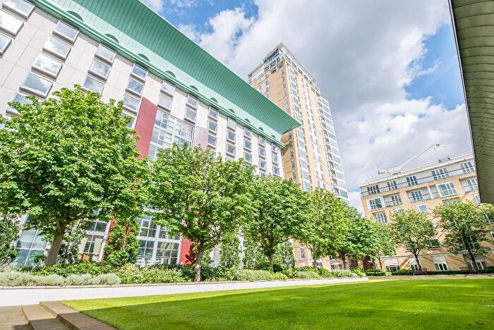2 Bedroom Flat For Sale In Berkeley Tower, Canary Riverside, Westferry Circus, London, E14