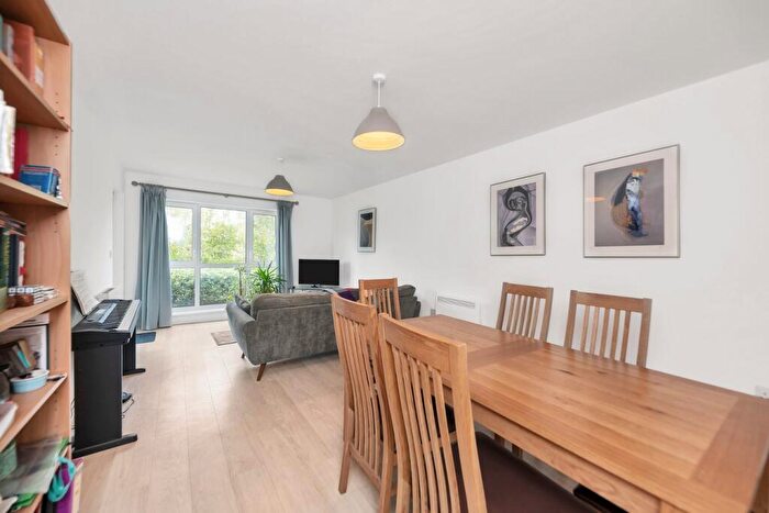 2 Bedroom Apartment For Sale In Atlas Way, Oakgrove, Milton Keynes, MK10