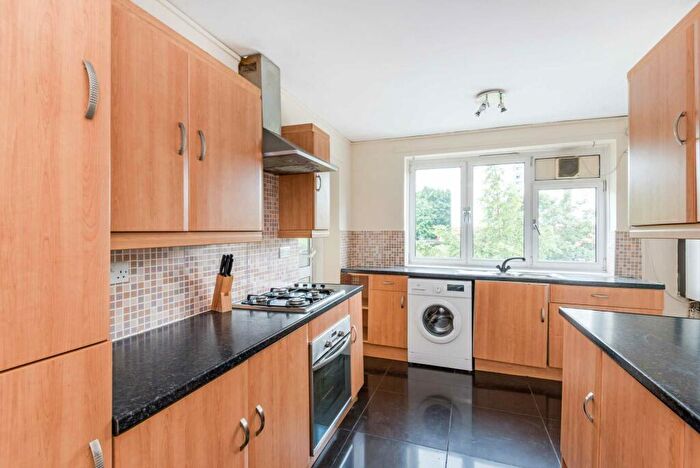 3 Bedroom Apartment To Rent In Anderson Road, Homerton, E9