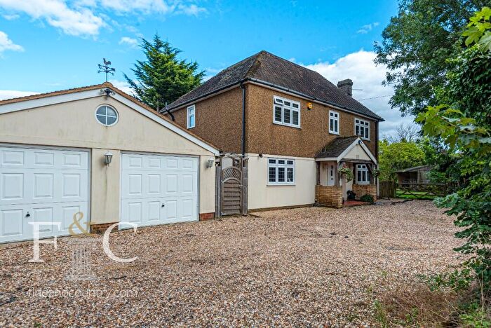 5 Bedroom Detached House For Sale In Tylers Road, Roydon, CM19