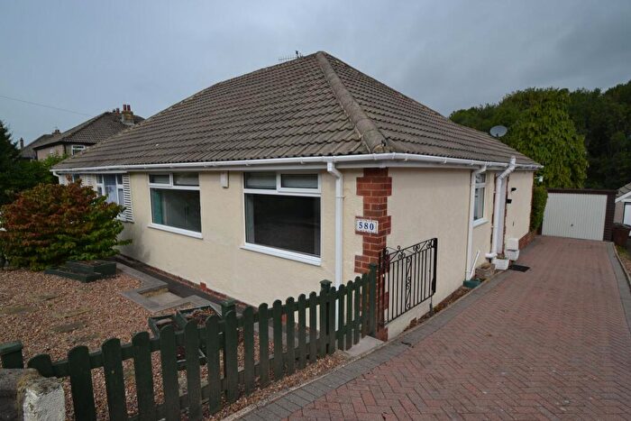 2 Bedroom Semi-Detached Bungalow For Sale In Leeds Road, Thackley, BD10