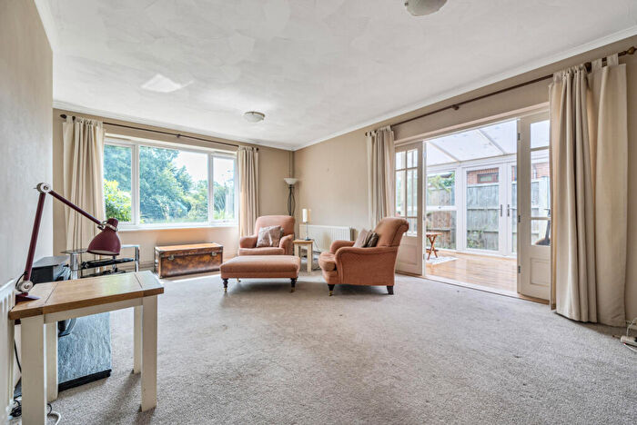 4 Bedroom Bungalow For Sale In Shortheath Lane, Sulhamstead, Reading, Berkshire, RG7